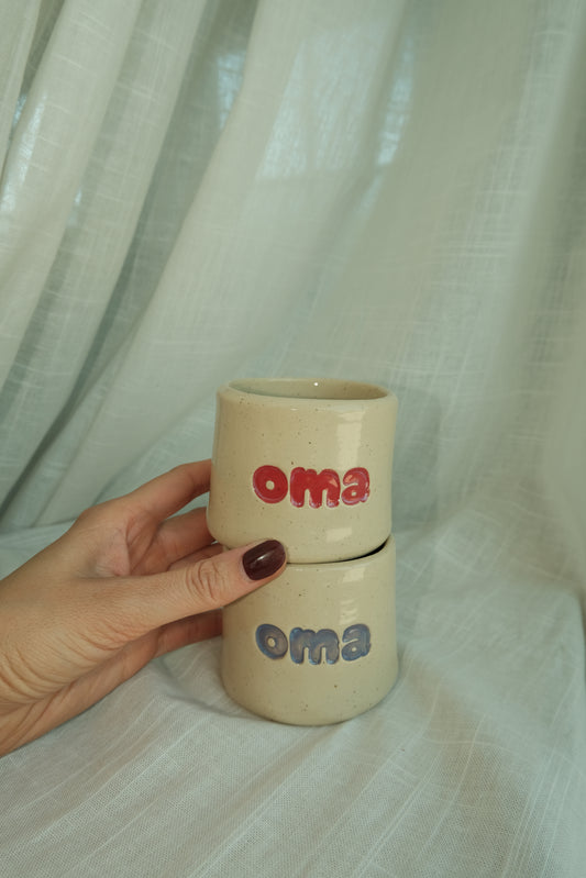 Gepersonaliseerde koffietas zonder oor - chunky letters